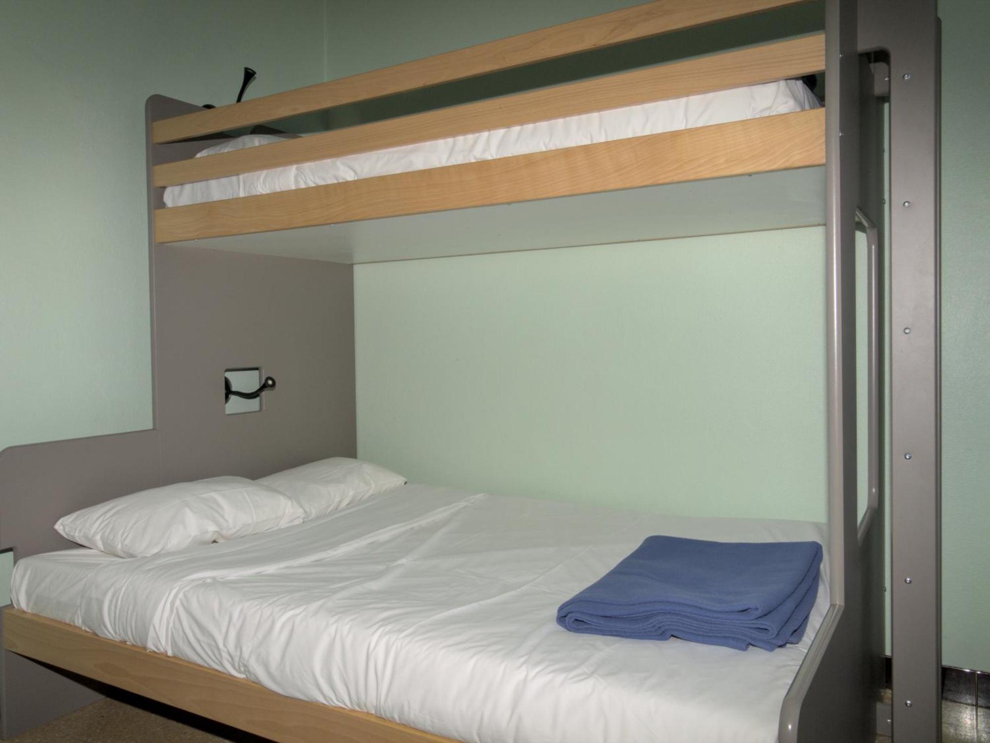 Hi Bois-luzy Hostel